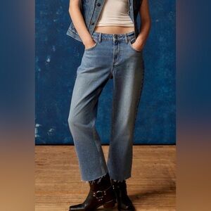 BDG Cropped Cowboy Jeans